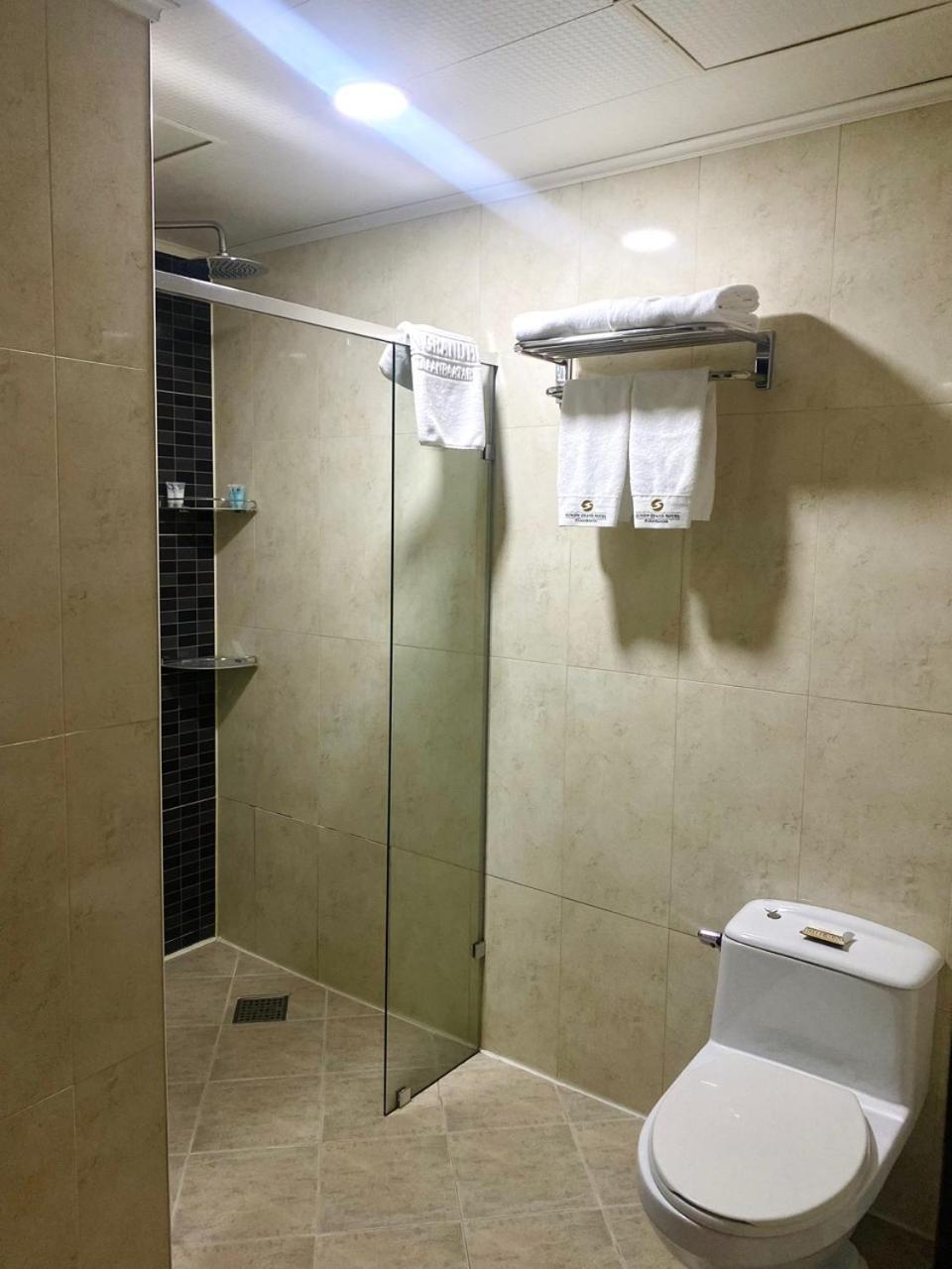 Sunjin Grand Hotel Oulan-Bator Extérieur photo