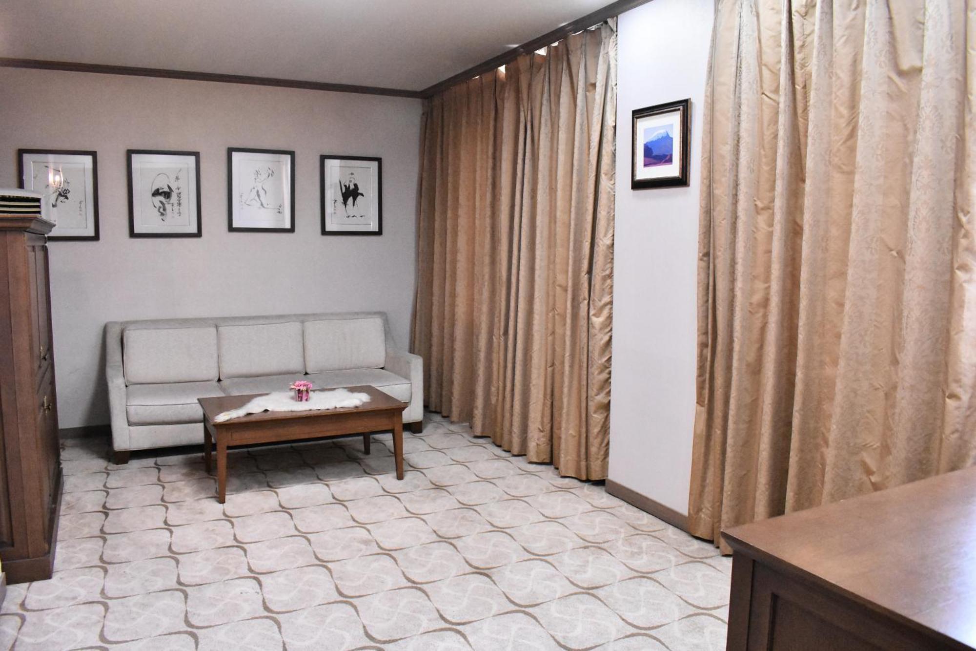 Sunjin Grand Hotel Oulan-Bator Extérieur photo