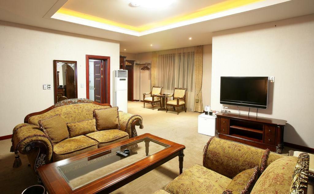 Sunjin Grand Hotel Oulan-Bator Extérieur photo