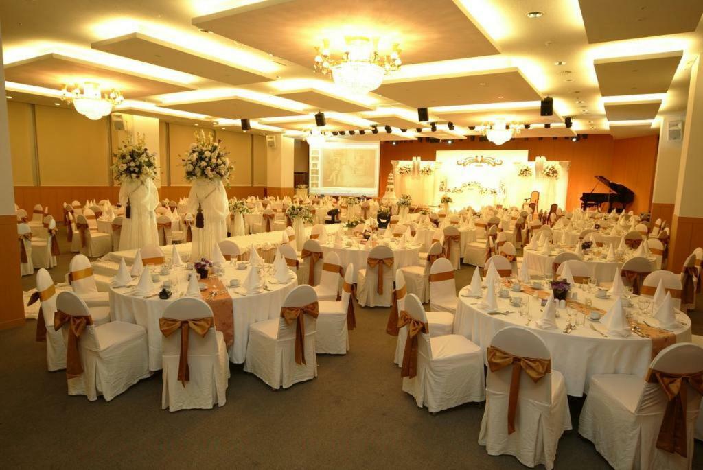 Sunjin Grand Hotel Oulan-Bator Extérieur photo